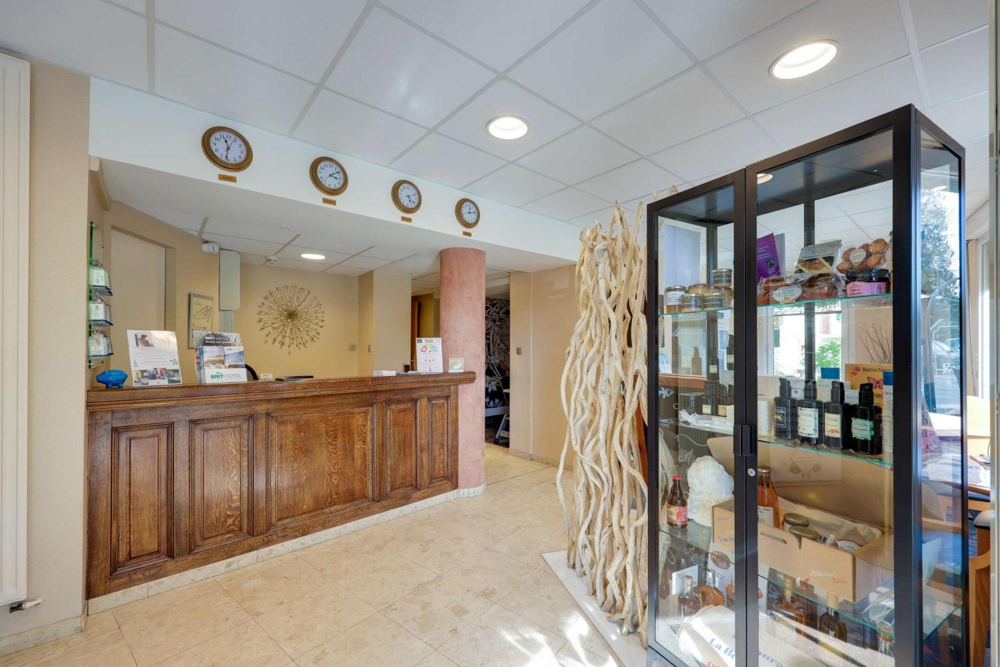 Hôtel Spa Le Roc Au Chien Bagnoles de l'Orne Normandie Exterior foto